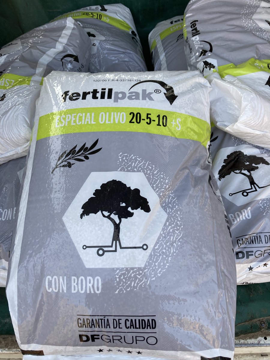 Despues de la recogida toca abonar que os parece este tipo de abono? ⁦<a href="/agropopular/">AGROPOPULAR</a>⁩ ⁦<a href="/mejoradeolivo/">mejoradeolivo</a>⁩