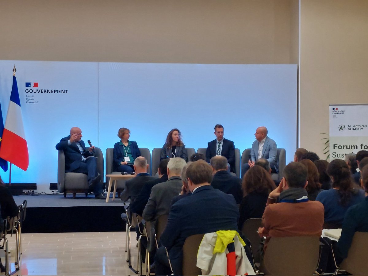 🌱 La Dr Christiane Rohleder, Josh Parker, Tim Gould, Peter Michelson et Anne-Laure Ligozat poursuivent cette journée par la première table ronde de haut niveau, dédiée à la nécessité d'infrastructures en harmonie avec les systèmes d'IA durables.

#IADurable #SustanaibleAI
