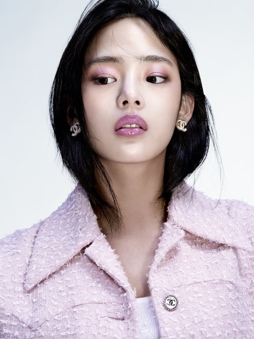 mintcarebear's tweet image. one step closer to wolfcut Minji