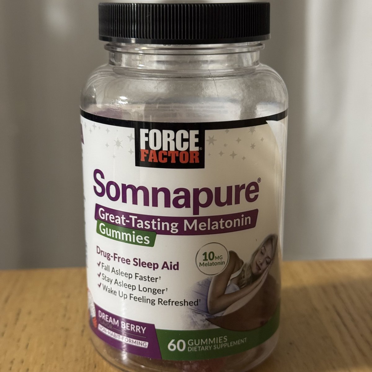 michypro's tweet photo. 友人から勧められた眠れるグミ届いた！眠れない日に試してみよう。

#FORCEFACTOR
#Somenapure 
#サプリ難民 https://t.co/CPJdzvyjgS