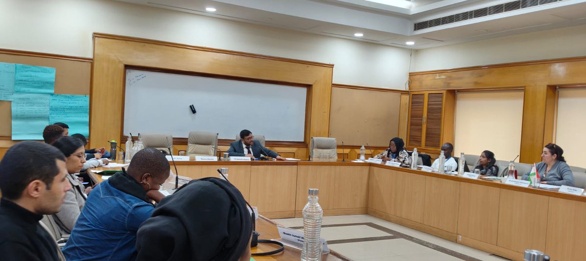OMIFoundation's tweet image. Prakash Gupta , Lead, Centre for Inclusive Mobility, delivered a session on "Social Protection in India's Platform Economy" at @VVGNLI1  VV Giri National Labour Institute’s training programme.

27 officials from 19 countries participated in the discussion #GigWork @PrakashGupta28