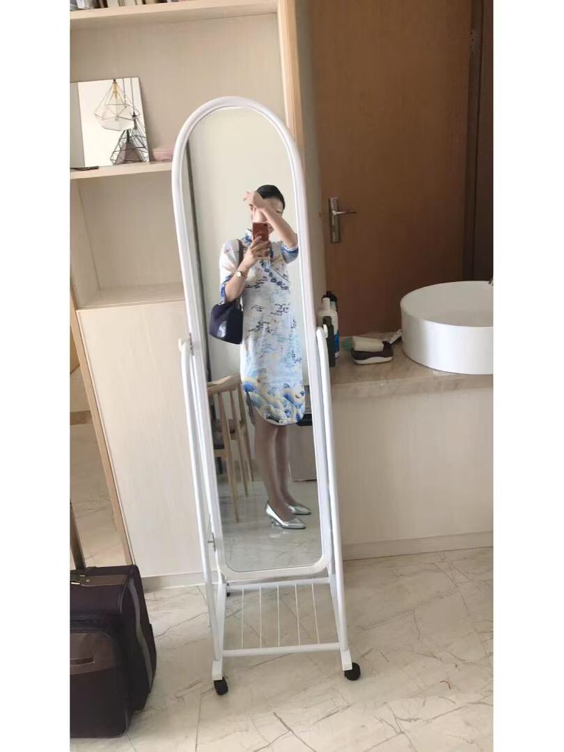 ga3k7's tweet photo. 如果我脱下高跟鞋和制服，卸下空姐的光环，素颜朝天见你，你还会喜欢我吗？

在深圳待两天 https://t.co/dBPWuvYOMe