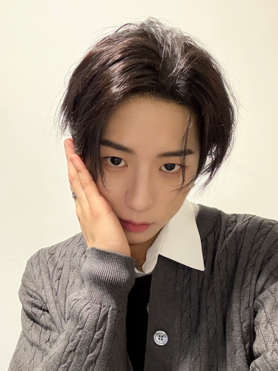 JUSTB Official tweet media