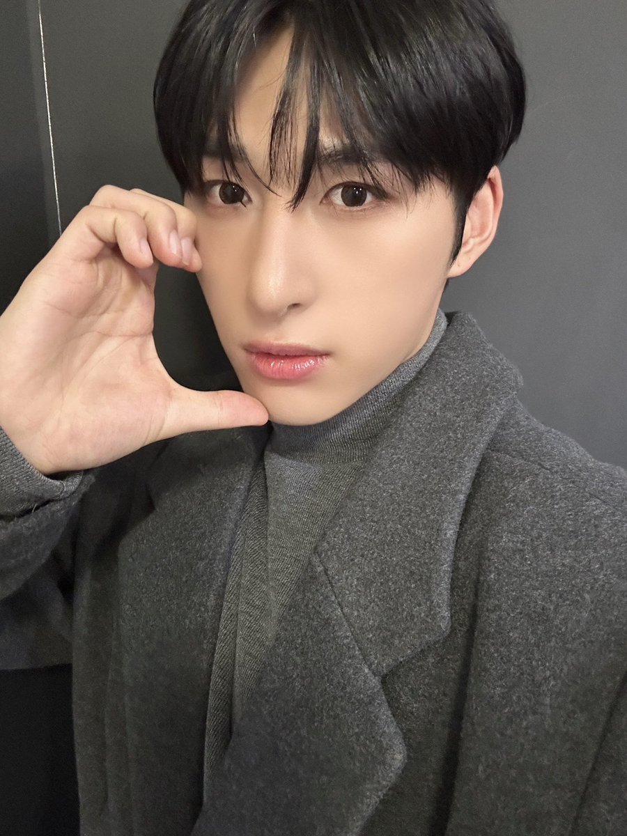 JUSTB Official tweet media