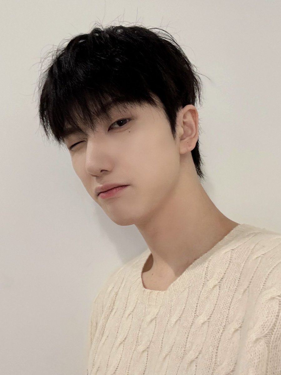 JUSTB Official tweet media