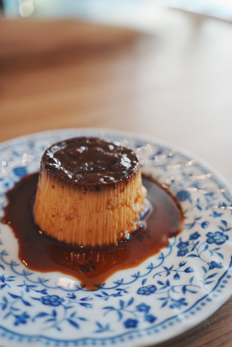 rika__ikeda's tweet photo. すっっごく美味しいプリンに出会えました🍮

カラメルソースがほろ苦くて、プリンが程よい甘さで程よく固めな大人向けプリン、私的No.1🥄

#大人プリン https://t.co/ViQ4q3WZmY