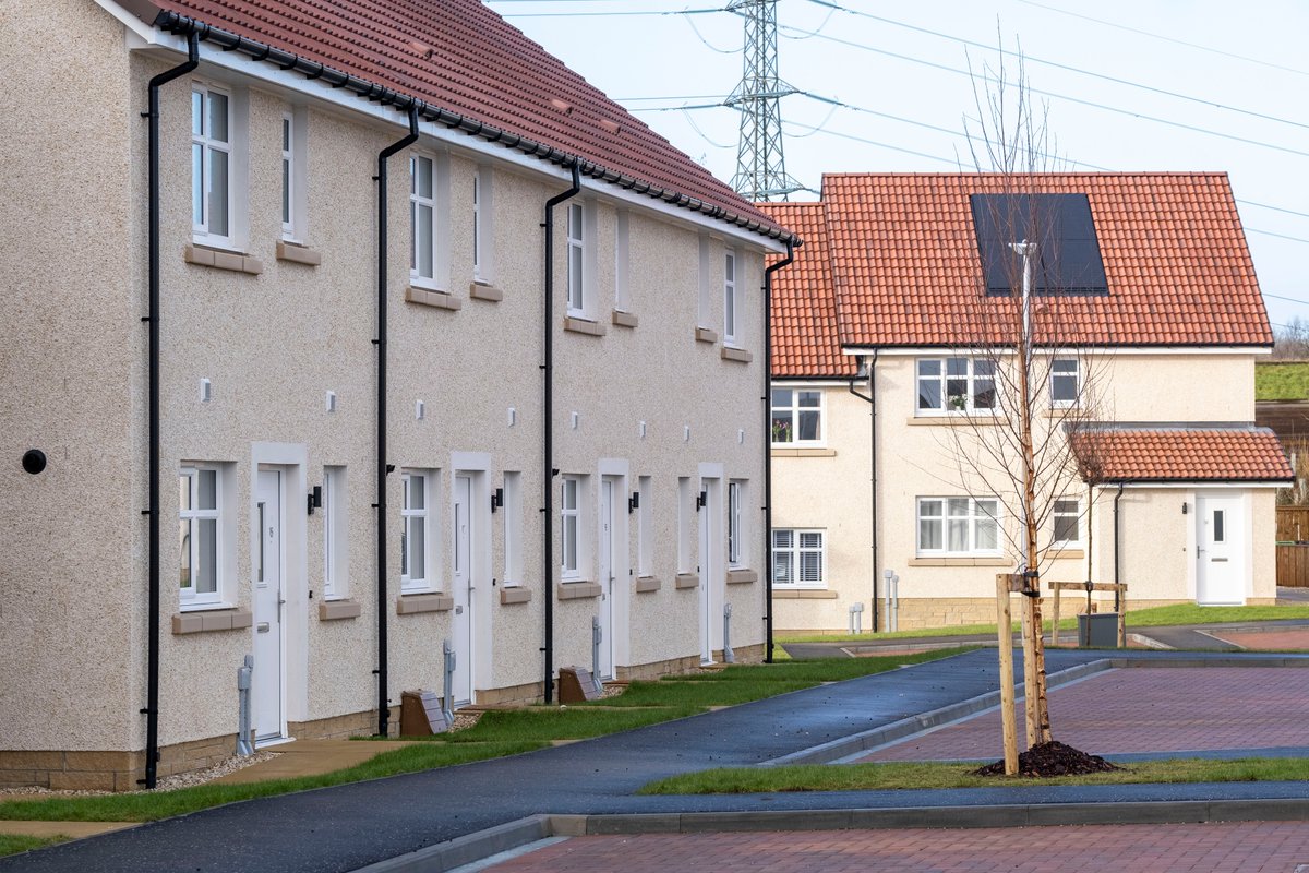 More than 100 council homes created in Maidenhill 🏘️

We met with Cala as they handed over our remaining council homes within the Maidenhill community. A total of 105 homes, including several wheelchair accessible properties, have now been added to our housing stock.