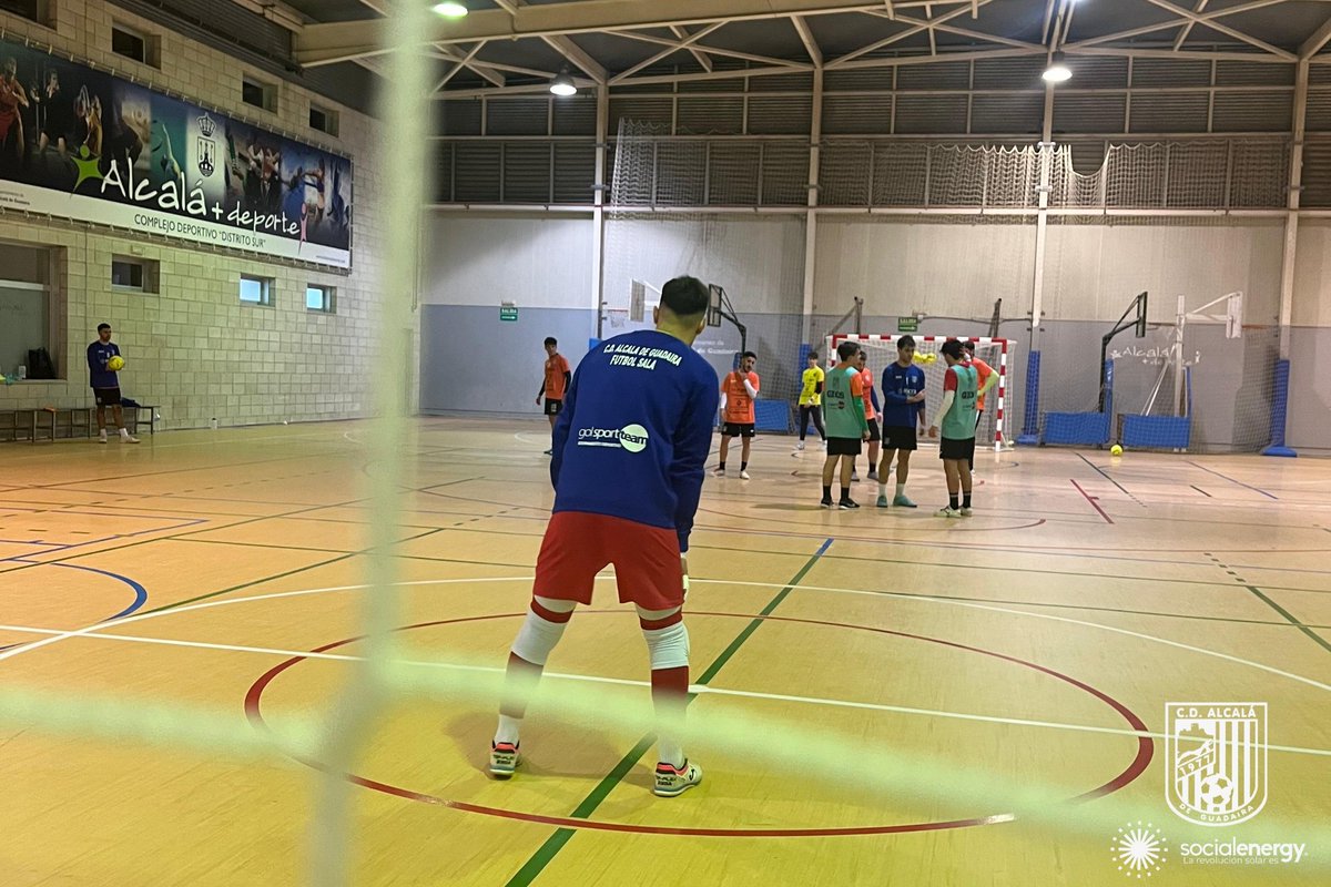 🔜⚡En la tarde noche de ayer, los hombres de <a href="/JVidalMont/">José María Vidal</a> tuvieron la primera sesión de entrenamiento de la semana, de cara a la importante cita del fin de semana.

¡El trabajo no cesa, juntos saldremos adelante! 💪🏼🤍💙 

#Socialenergy #Somos41500 #GV2B