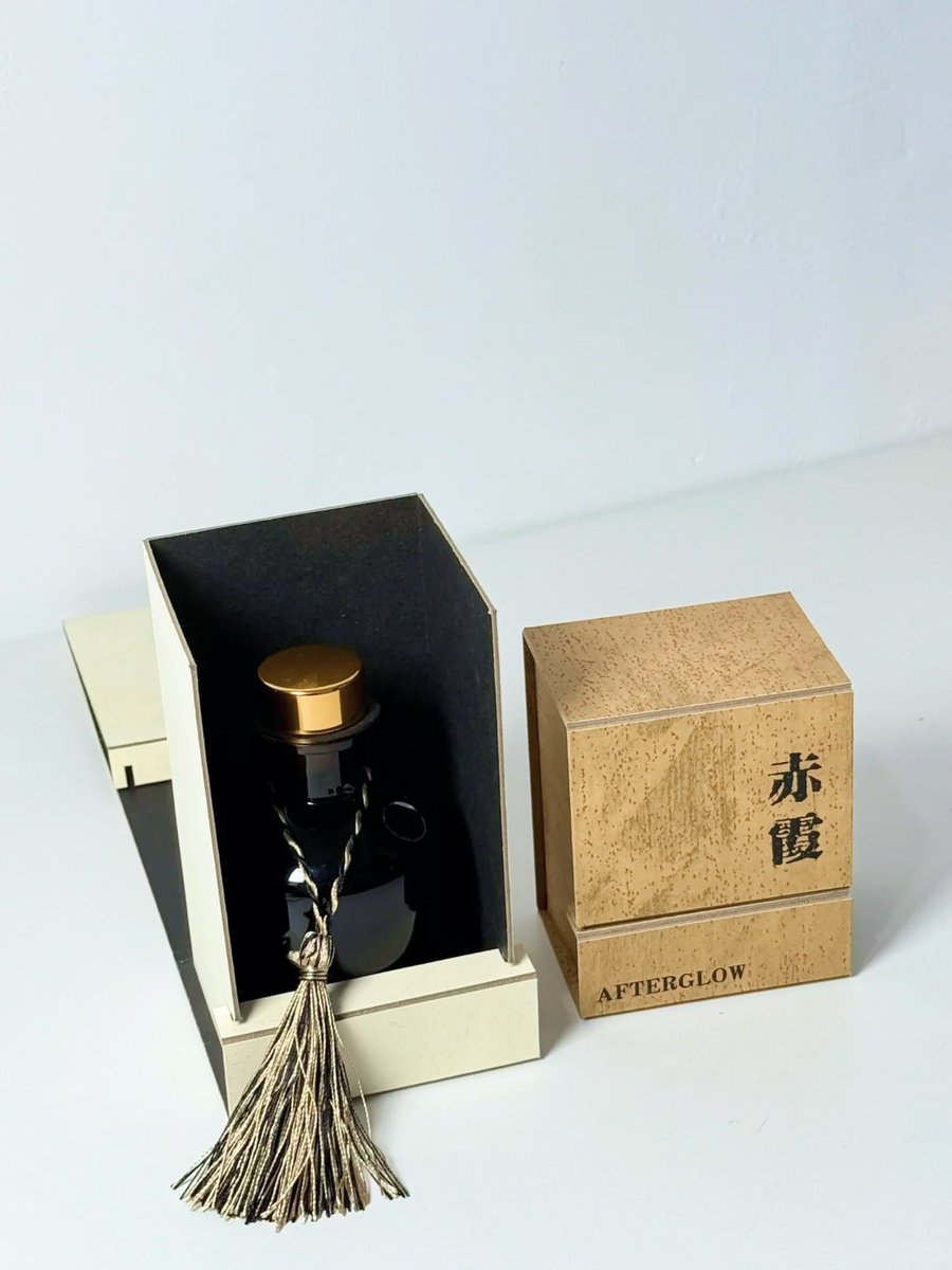 Impressopp's tweet image. Space-saving, flexible, and elegant—this two-piece foldable box is perfect for brands seeking efficient and sustainable packaging solutions.

#PackagingDesign #FoldableBox #SustainablePackaging #EcoFriendlyDesign #EfficientPackaging #BrandIdentity