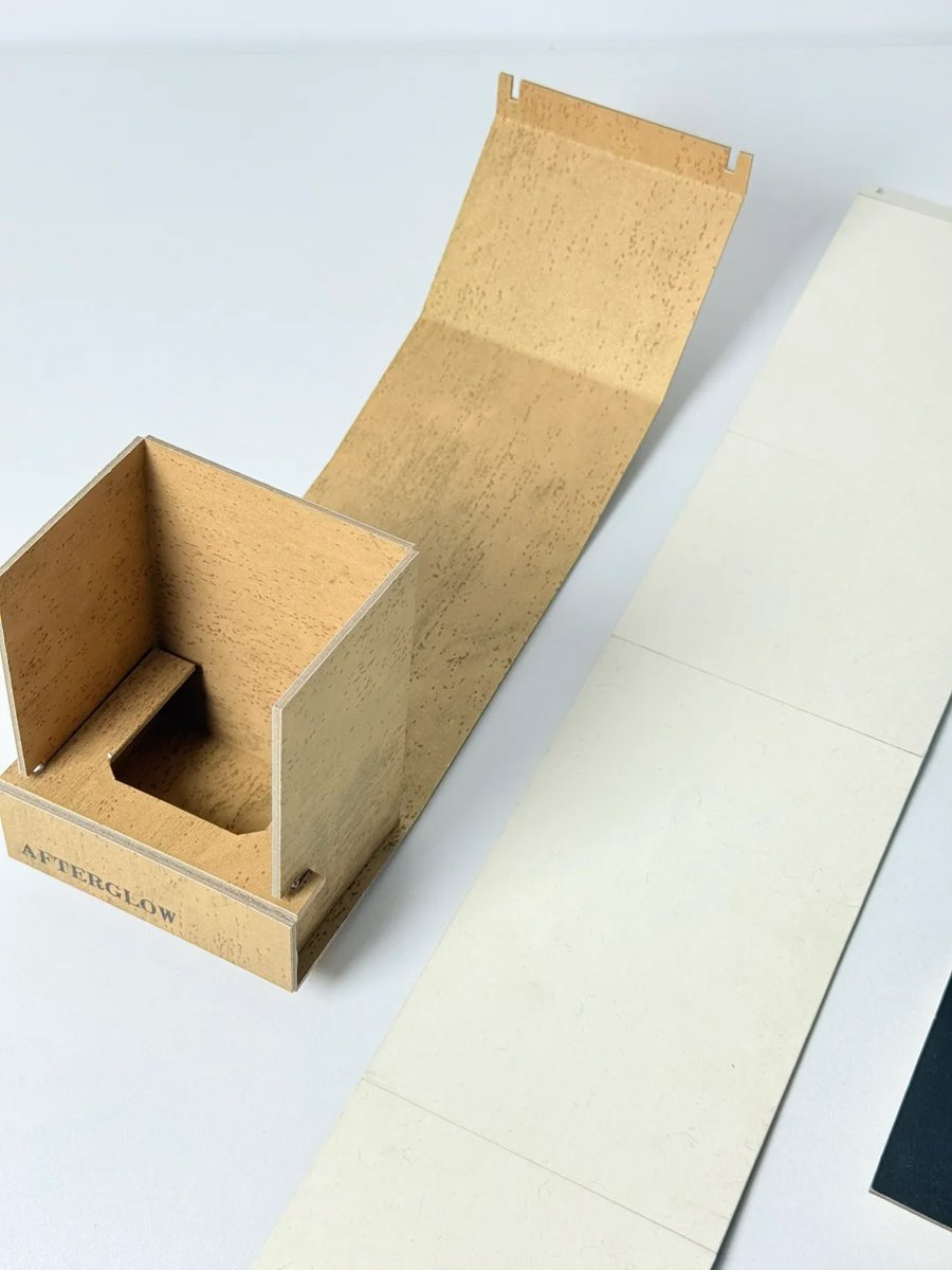 Impressopp's tweet image. Space-saving, flexible, and elegant—this two-piece foldable box is perfect for brands seeking efficient and sustainable packaging solutions.

#PackagingDesign #FoldableBox #SustainablePackaging #EcoFriendlyDesign #EfficientPackaging #BrandIdentity