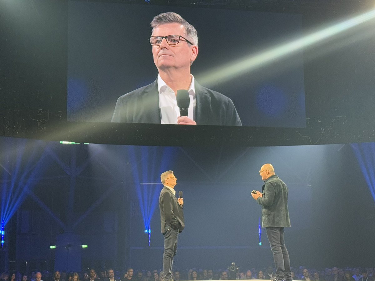 Chara Kontaxi (@chara_kontaxi) on Twitter photo “There is no plan B without the network!!”
… so, here you go 😉 #GoBeyond #networkresiliency
<a href="/jpatel41/">Jeetu Patel</a> with BT on stage <a href="/CiscoLiveEMEA/">Cisco Live EMEA</a> opening #Keynote “There is no plan B without the network!!”
… so, here you go 😉 #GoBeyond #networkresiliency
<a href="/jpatel41/">Jeetu Patel</a> with BT on stage <a href="/CiscoLiveEMEA/">Cisco Live EMEA</a> opening #Keynote