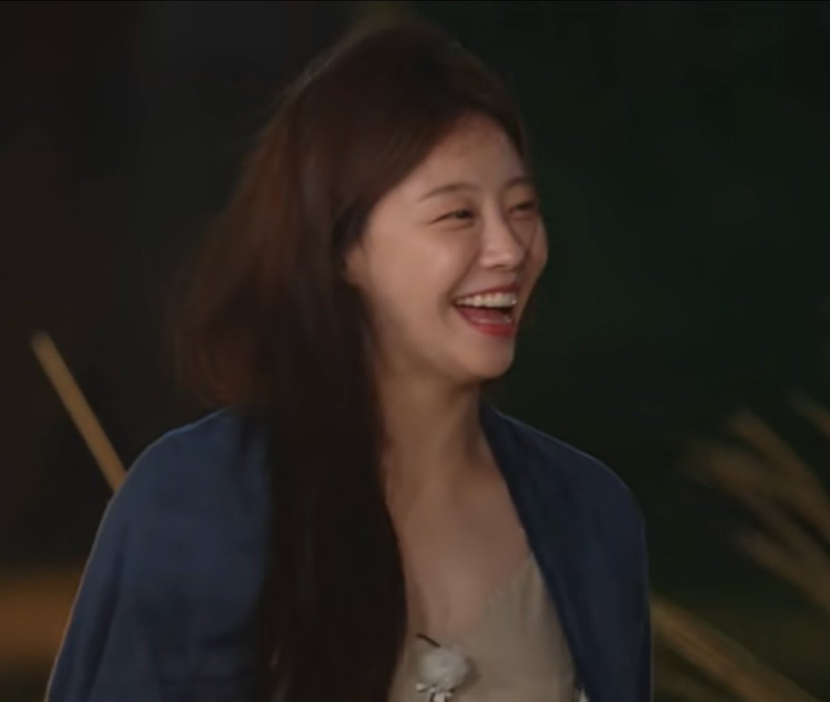 wookjaes's tweet photo. Best girl, a funny, kind and pretty human being. I'm so glad she ended up alone I'm not even sad about it. They really had a reason to put her at the center in that poster, she stole the show. Gained fans despite being painted badly by this show, youjin best girl #Singlesinferno4 https://t.co/qe4wxkjcBV