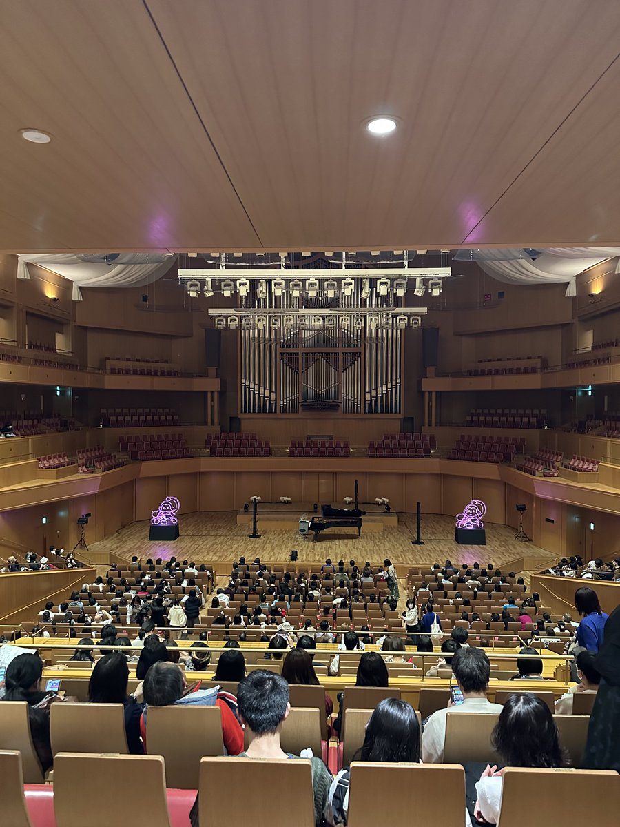 yoshi_HRTY's tweet photo. 高校生ぶりにまらしぃのライブに来れた〜 https://t.co/zFqwc9bU5m