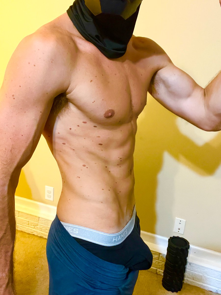 OnlyTad's tweet photo. @brandon_bbaker1 @KyleBrooksXXX you guys are so fucking hot 🥵 https://t.co/ts6ollpIVJ
