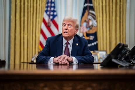 (Investing)"Trump Rinnova la Strategia Commerciale: Dazi del 25% su Acciaio e Alluminio e Possibili Aumenti in Arrivo"