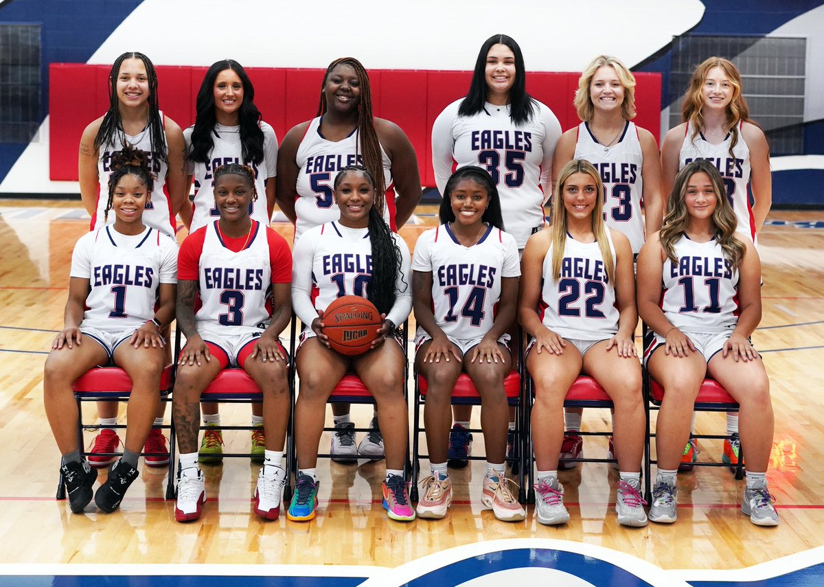 DSCC_WBK's tweet image. Update on 24/25 wbb season!
Ranked 3rd out of 11 teams in our conference right now! Keep up the great work ladies❤️💙