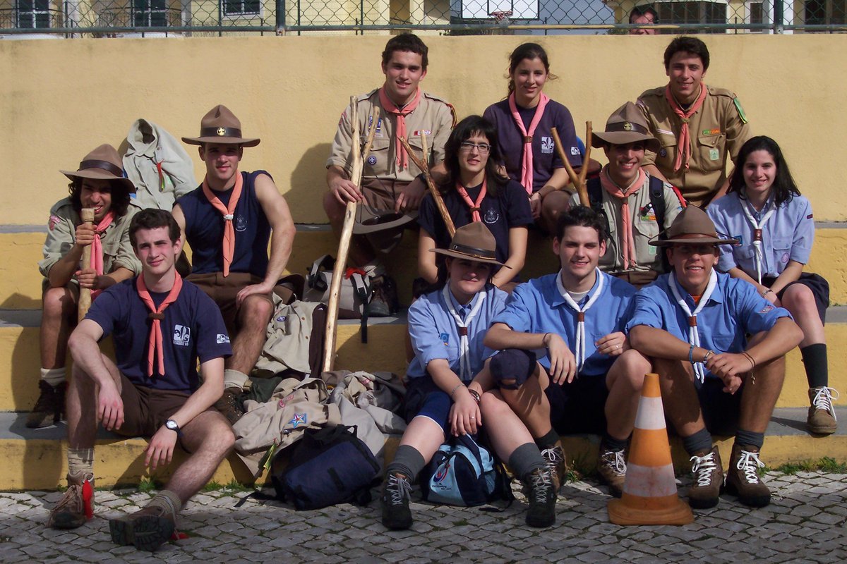 scoutssantyago's tweet photo. Con mucha alegría anunciamos una nueva edición de la actividad Puentes para la Amistad, que tradicionalmente, desde hace más de veinte años, llevamos a cabo los Grupos Scouts 16 de Carcavelos (Asociación de Escoteiros de Portugal), y Sant https://t.co/h0kwRpmYJO https://t.co/mXw3cDhXOo