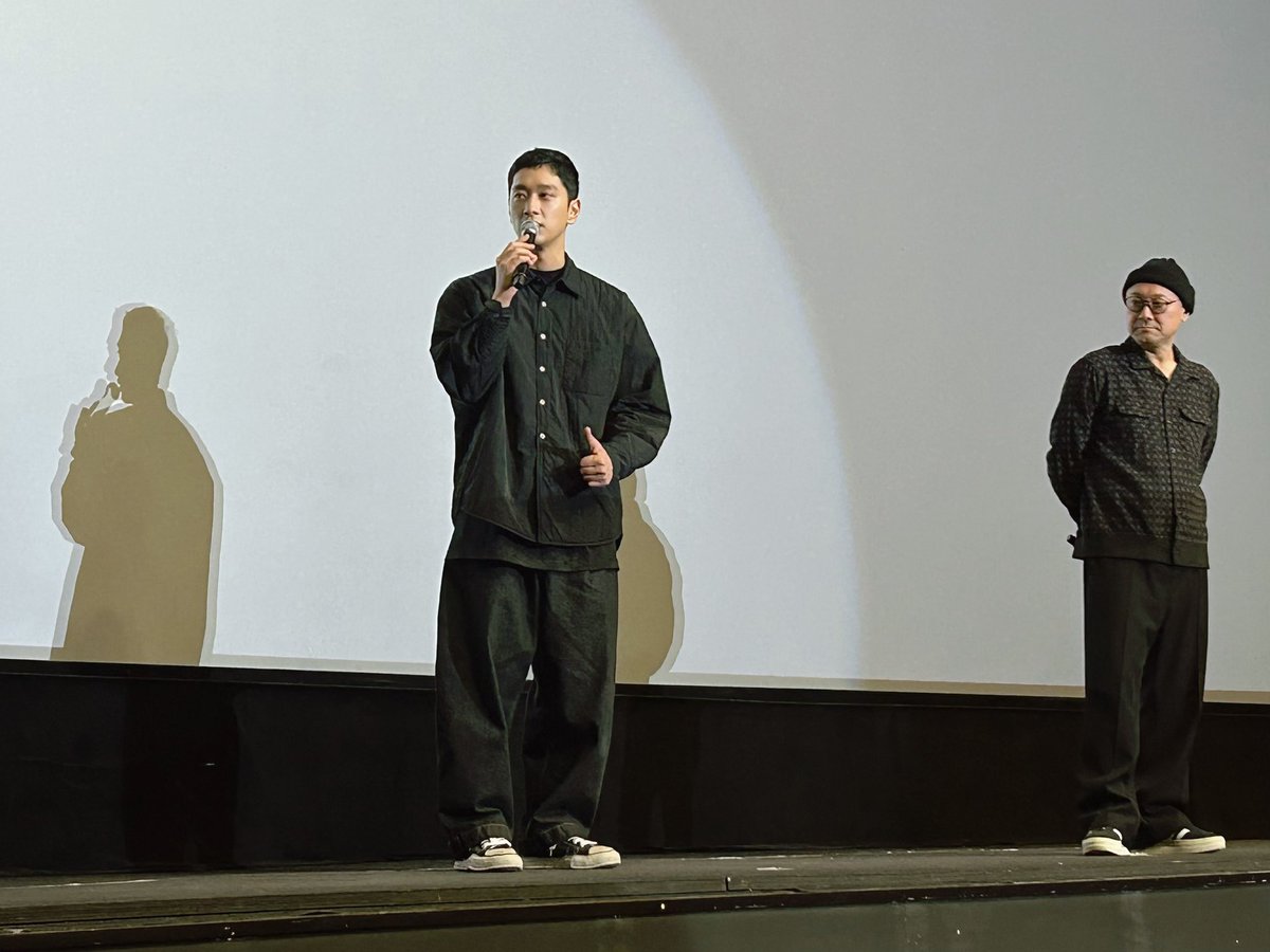 dareyorimo_eiga's tweet image. #誰よりもつよく抱きしめて
❅・。❅・。❅・。❅・。❅
 𝘾𝙃𝘼𝙉𝙎𝙐𝙉𝙂&apos;𝙨  𝑩𝒊𝒓𝒕𝒉𝒅𝒂𝒚 
🎂バースデー #舞台挨拶 🎂
❅・。❅・。❅・。❅・。❅

集まった観客の皆さんと一緒に
#チャンソン さんのお誕生日をお迎え♪
#内田英治 監督よる褒め殺しだけでなく､…