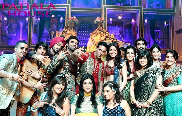 AkshayDevotte's tweet photo. #14YearOfPatialaHouse
Sports / Drama
Guru ji Shri @akshaykumar 🙏🏻
@AnushkaSharma , Late #Rishikapoor ji
#Dimplekapadia , #TinnuAnand
#SoniRazdan , #PremChopra
#Jenevatalwar , #Armaankirmani
#Hardkaur , #Mayasarao , #Neelukohli
Directed : @nikkhiladvani https://t.co/Rio0dj1Y8E