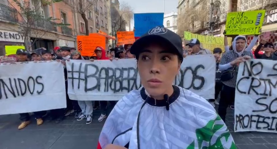 amarilloalarcon's tweet photo. 77 delitos de violación, abuso, acoso y hostigamiento sexual; 206 hechos de lesiones x
arma de fuego y punzo cortante u otras,
196 denuncias por narcomenudeo con fines de comercio y suministro; así como numerosas denuncias x disparo y portación de arma de fuego
Todo en #Barberias https://t.co/IH0upP4spO
