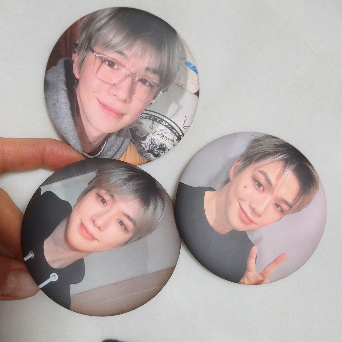 kisssme1004's tweet image. 𝟮𝟬𝟮𝟱 𝗞𝗔𝗡𝗚𝗗𝗔𝗡𝗜𝗘𝗟 𝗖𝗢𝗡𝗖𝗘𝗥𝗧 
'𝗔𝗖𝗧' 𝗜𝗡 𝗛𝗢𝗡𝗚 𝗞𝗢𝗡𝗚

🎊🎉홍콩 콘서트🎊🎉 현장에서
거울버튼 나눔합니다
잘생긴 다니엘 셀카로 🤩😍!!

🩷날짜: 2/16
🩷수량: 총 30개~ (랜덤증정)
🩷FLOWD 분들께 
⏰️시간 &amp;amp;장소는 당일 공지할께요
#강다니엘 #kangdaniel #FLOWD