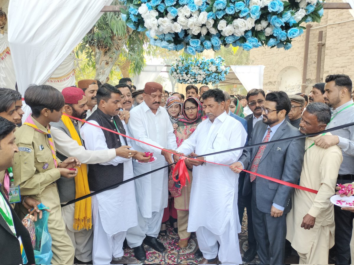TharEduAlliance's tweet photo. #ScienceInSindh, an initiative by @SELD_Sindh aims at encouraging the region's students to focus on steam education. 

DEO Sec &amp; H Sec Larkana Gul Bahar Magsi, GM Abro District President Larkana GASTA &amp; Mukhtyar Samo Senior Educationist inaugurated the Larkana STEAM festival. https://t.co/3simRftecs