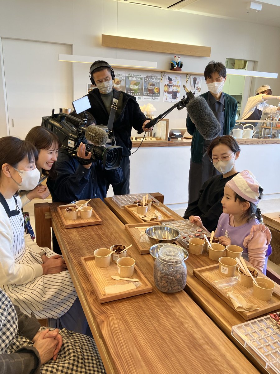 joybuppii's tweet photo. チョコレート作り講座!
楽しかったぶぅ
SBSに撮影されたぶぅ
2月14日にLIVEしずおかで放送予定だぶぅ
#LIVEしずおか
#SBS
#静岡放送
#バレンタイン
#チョコレート
#Conche https://t.co/OQNgBe4bm7
