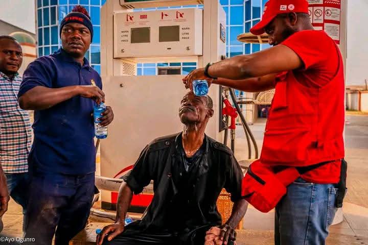 AdesinaOladejiG's tweet photo. The Red Cross responds to over 60,000 disasters yearly. Humanity first, always. #RedCrossHistory https://t.co/OaqpBRBFV0