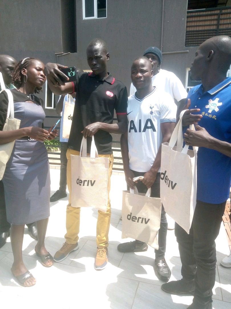 Vianneytech001's tweet photo. Live at HOTEL LE CONFIDENTIEL ARUA for trade show with deriv
Trade with trusted broker
Remember trading is for anyone https://t.co/u1VZV3zbOH