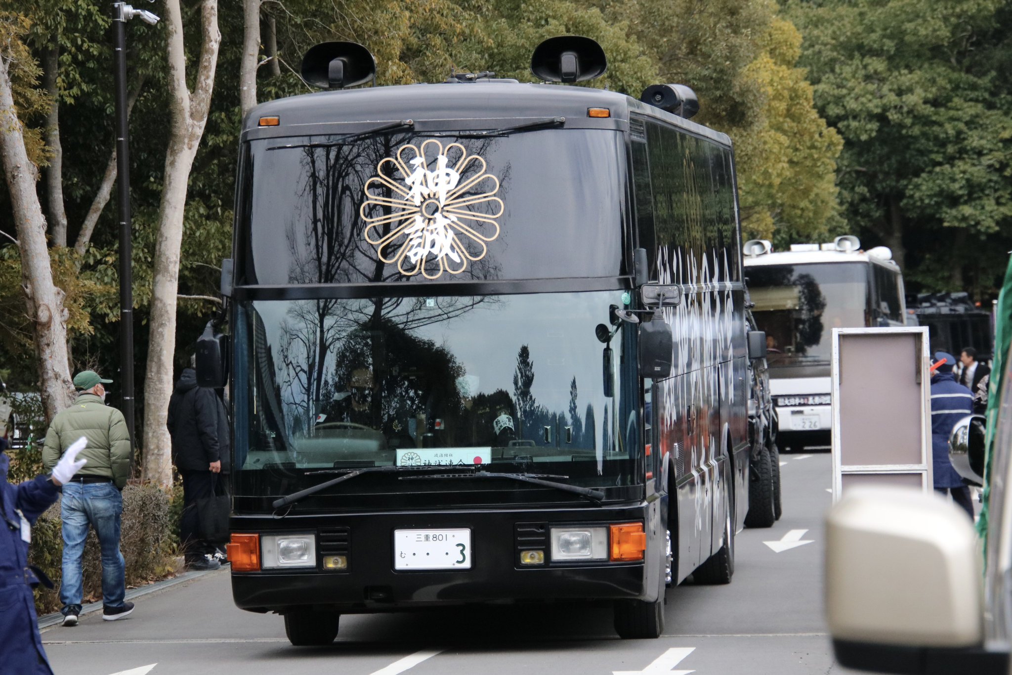 NOBU 様右翼街宣車⑤ hqdefault.jpg