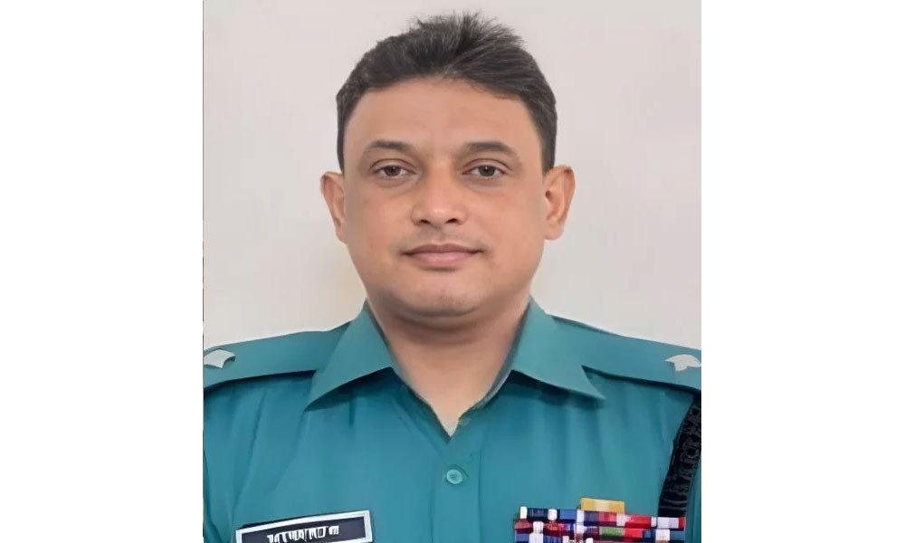 স্ত্রীসহ সাবেক ওসি মাজহারুলের দেশত্যাগে নিষেধাজ্ঞা