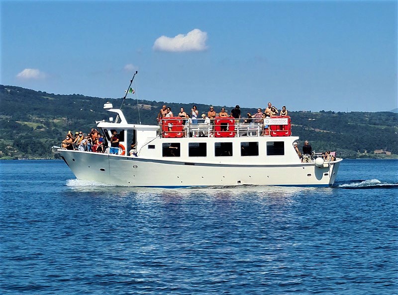 🌊Un giro in battello sul lago di #Bolsena, perché no? :) 
INFO►meteomarta.altervista.org/portale/giro-i…