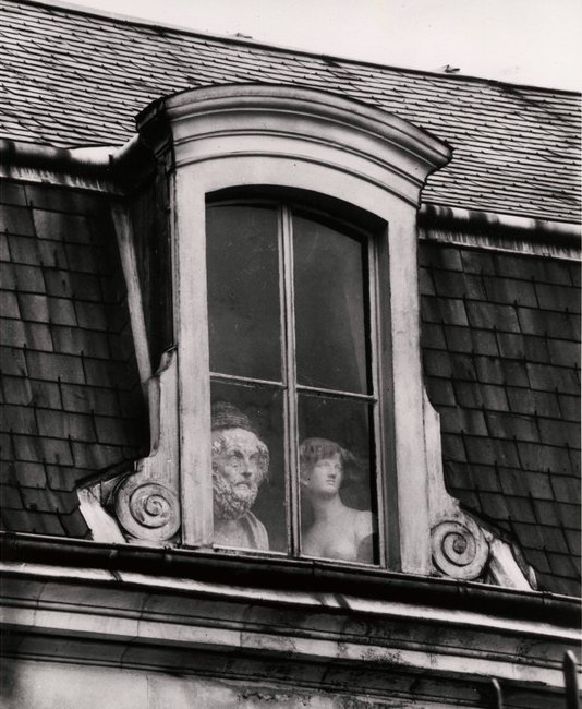 eyeonaxis's tweet photo. A Window on the Quai Voltaire

André Kertész https://t.co/UcTMIUMxRU