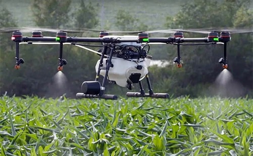 Elysee0fficial's tweet image. Drones are changing the way we farm!  With drone technology, farmers can monitor crops, apply pesticides precisely, and improve yields. Is Rwanda ready for smart farming? 
#GrowWithAgriculture
#PrecisionFarming