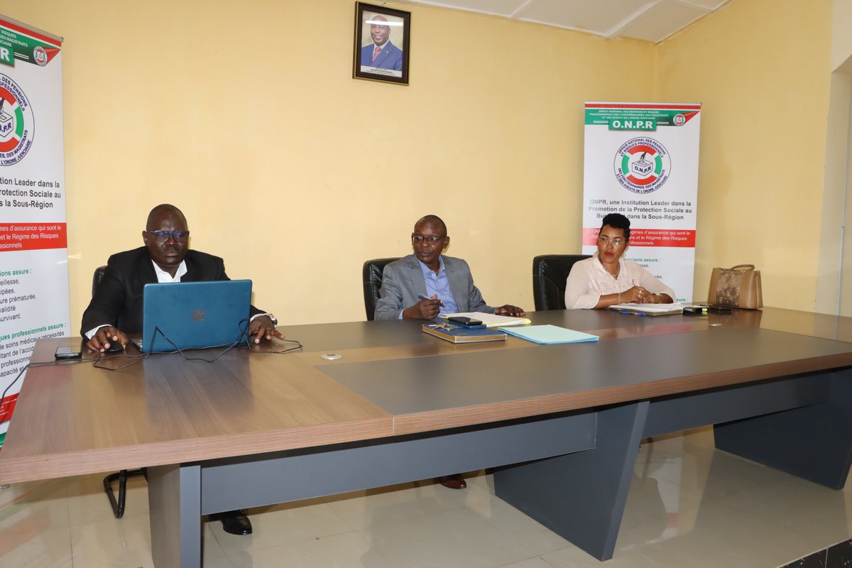 #Burundi #OnprInnovation Ce matin du 11/02/2025, le Directeur Général de l'#ONPR, <a href="/anastase_jean/">Hicuburundi Jean Anastase</a>, dirige une réunion du Comité de Direction comme d'habitude au rythme statutaire mensuel, avec l'idée de clôture du recensement des bénéficiaires coe l'un des points à l'ordre du jour