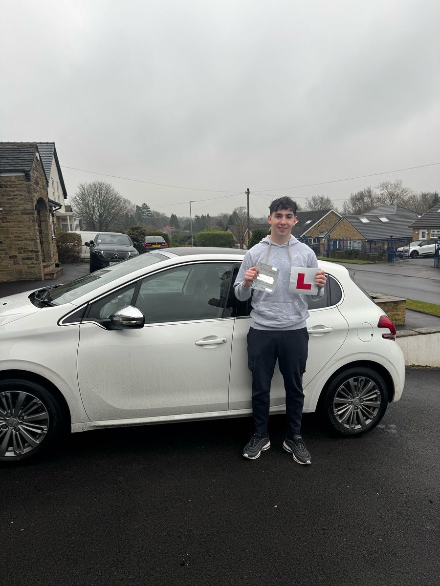 AndrewSinker's tweet image. Massive congratulations to Aaron on passing your driving test this morning on your first attempt. That is a fantastic achievement and well deserved. I will miss our lessons but wish you many years of safe driving. 
Stay in touch Andy 👏🚗