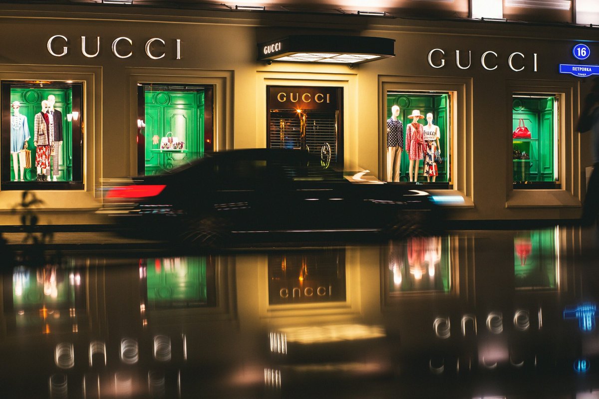 luxatic_pl's tweet photo. Gwałtowny spadek sprzedaży #Gucci. Czy nadchodzi kryzys w branży luksusowej? - https://t.co/WCF0uy5300 

#Kering https://t.co/Cftsgk1IDP