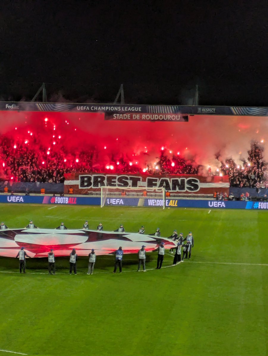 Backi29's tweet photo. On est prêt 🔴⚪ #SB29PSG https://t.co/OleOPPcgW4
