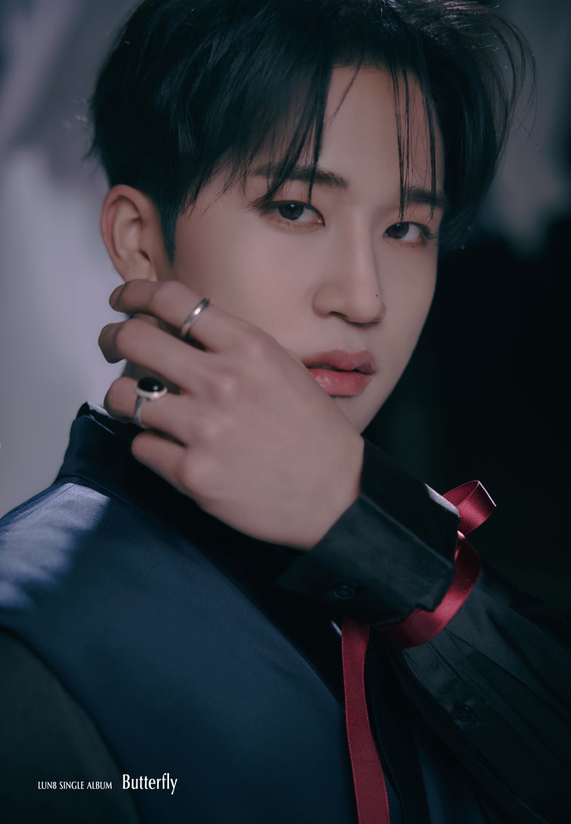 [#루네이트]
LUN8 SINGLE ALBUM <나비>
Concept Photo 3 🦋

#LUN8 #나비 #Butterfly 
#준우 #JunWoo