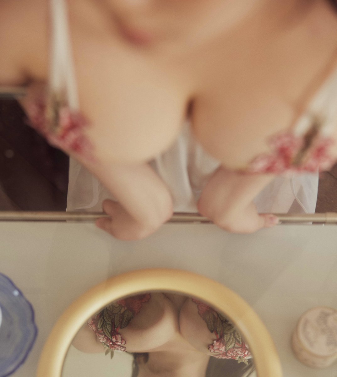 難波江の
芦のかりねの
ひとよゆゑ
身を尽くしてや
恋ひわたるべき