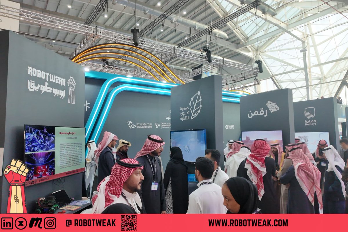 RoboTweak // روبوطويق tweet media