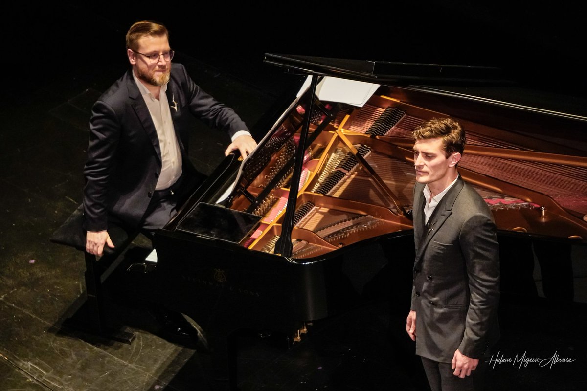 helene_mahln's tweet photo. 🎶 Amazing #concert given by #countertenor #JakubJózefOrliński &amp; #pianist #MichalBiel  at @TCEOPERA #Paris ! 👏👏👏
🎼 #Haendel #Schubert #Purcell 
#Baird #Predieri #Karlowicz #Lukaszewski 
📷 @helene_mahln - 2025 febr. 10
#Baroque #ClassicalMusic https://t.co/DDtosv9Wdm