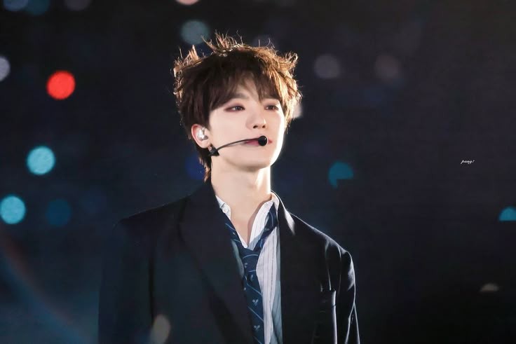 #캐럿들의_존재의이유_디노생일
#DINOW_OF_KPOP_DAY 

우리 디노 생일 축하해 !
오늘 하루 멤버들이랑 행복하게 보내 •̑‧̮•̑