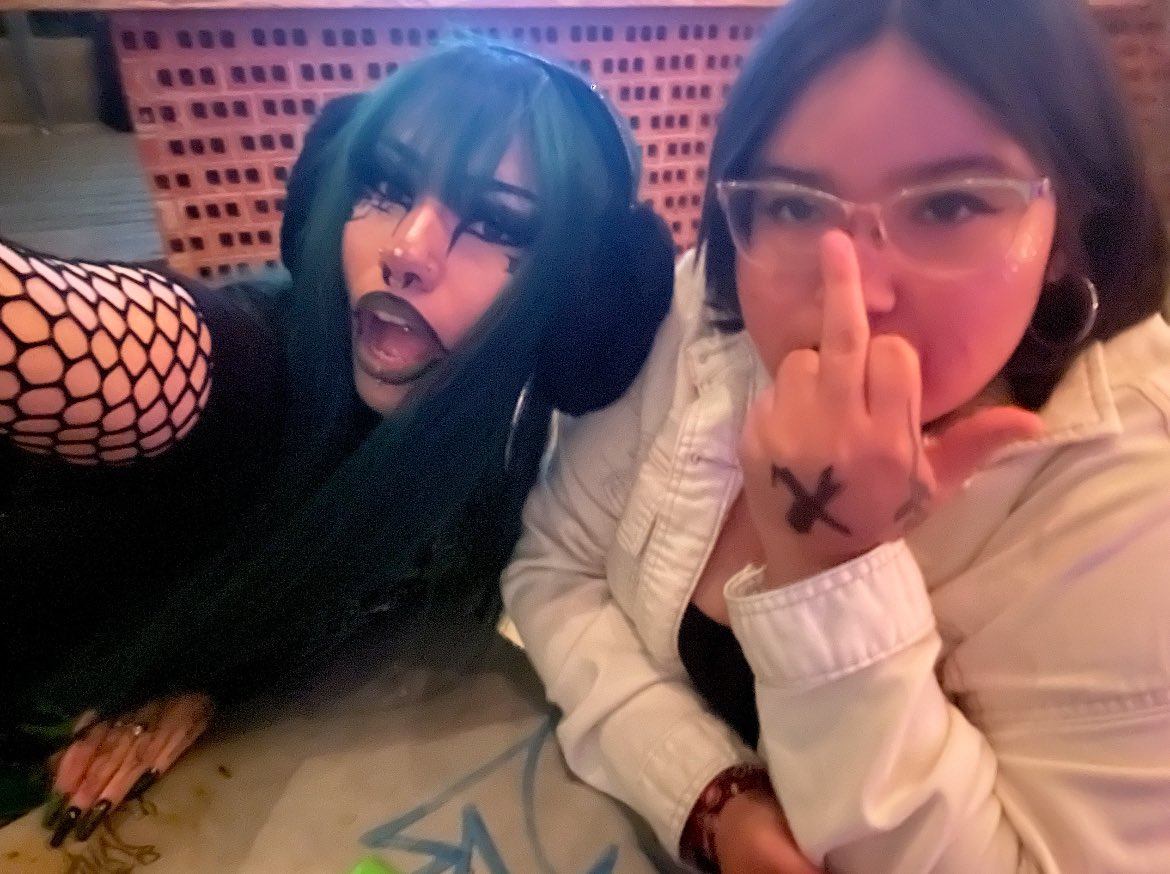 Madssss_17's tweet photo. i miss my nata💚
@4rop4ea4 
#treacheroustwinn #matchaaa
#gngnem #444LYFER https://t.co/OwfUtc5M1u