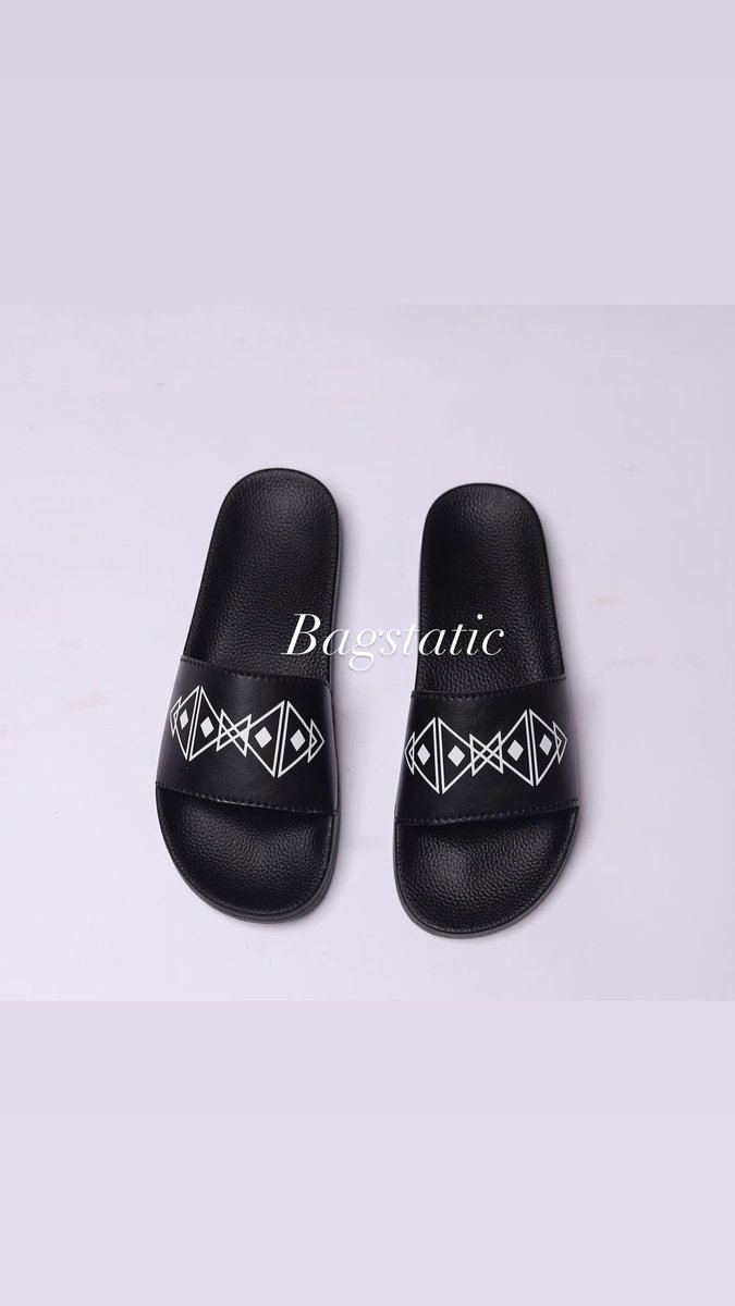 dameey_'s tweet image. Please retweet if you see this 🙏

I have this beautiful unisex slides on sale for discounted price.

Normal Price: 15,000 naira 
Discounted Price: 13,000 naira 

Available in different sizes.