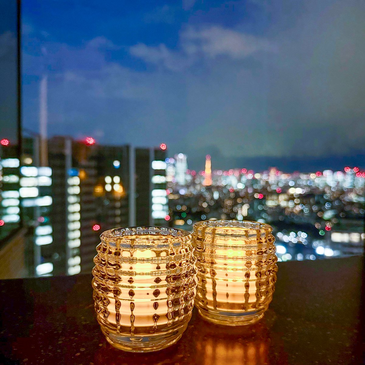 cerulean_tokyu's tweet photo. 2018年8月からスタートした「ともしびプロジェクト」。
東日本大震災の祈念日である毎月11日にキャンドルを灯し、SNSで想いを共有することで「忘れないをカタチに」するプロジェクトです。

ホテルの何気ない空間でキャンドルを灯し、「当たり前の日常の大切さを忘れない」想いを表現します。 https://t.co/ouDZBZWWPm