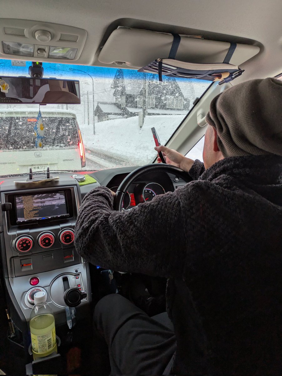 SNS厨が満たされてる投稿してる(笑
いつも雪山に連れてってくれる30年来親友！！
新雪でﾀﾋんだ(⊃_ ̫ _)⊃ﾊﾞﾀｯ
#湯沢中里
#新潟
#大雪
#谷川岳でもつ煮