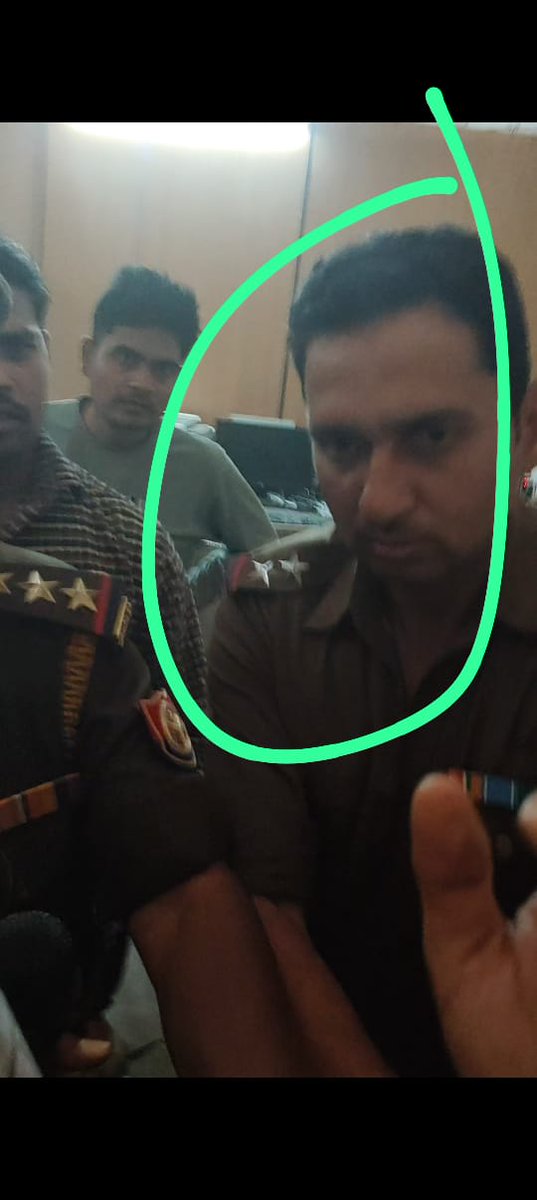 Railwayman1122's tweet photo. @PMOIndia 
@CMOfficeUP 
@myogiadityanath 
@Uppolice 
@dgpup 
@RailMinIndia
@AshwiniVaishnaw https://t.co/XINezmYnWa