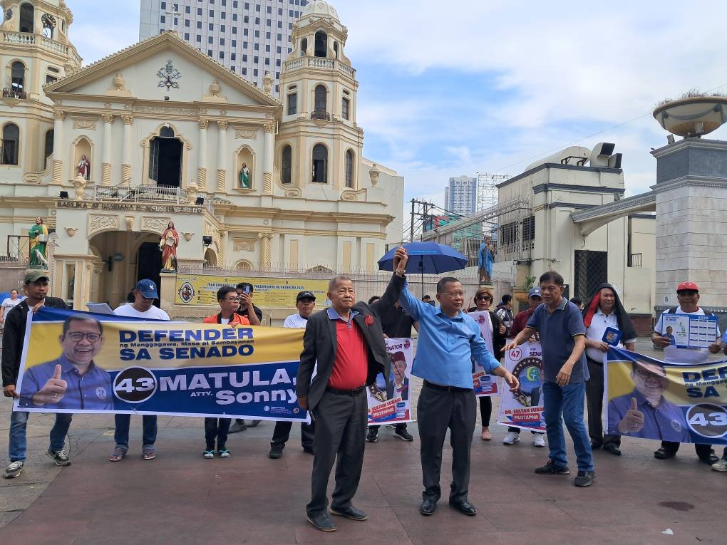 newswatchplusph's tweet photo. LOOK: Senatorial aspirants Sonny Matula and Subair Mustapha of the Workers and Peasants Party kick off their campaign in Quiapo, Manila.
They are calling for higher wages, stable jobs, and full scholarships for the children of workers and farmers | @bylancemejico
#VoteWatch
πΈ Atty. Sonny Matula/Facebook