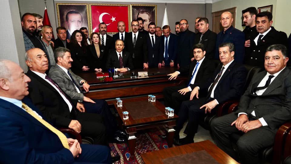 mhpidilil34983's tweet photo. 📍ŞIRNAK

İç işleri bakanımız Ali Yerlikaya Ak Partili Bingöl milletvekili Zeki Korkutata ve Arslan Tatar’ı il ziyaretleri kapsamında Şırnak ilimizde karşıladık.

@dbdevletbahceli @E_SemihYalcin @mhpsirnak073 @MHP_Bilgi @MHP_Gundemi @TatarArslan @AliYerlikaya https://t.co/7oAHwx9z7R